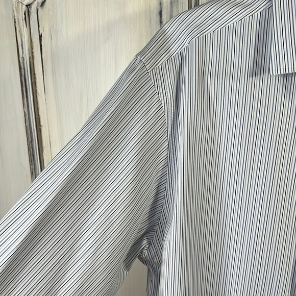 Men's Jos.A.Bank Striped Blue Dress Shirt - Picture 4 of 7
